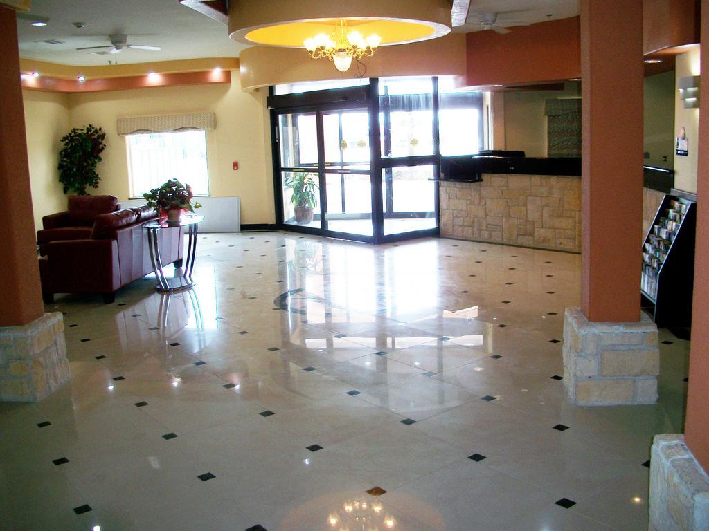 Robinson Inn And Suites Интерьер фото